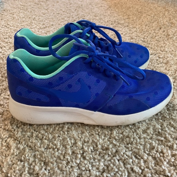 Nike Shoes - Picture 2 of 3